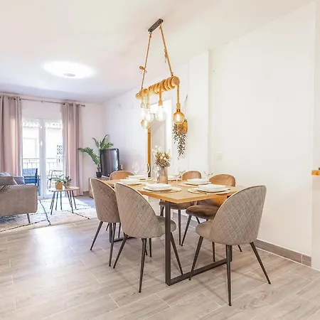 2 Bedroom Awesome In 아파트 또레비에하