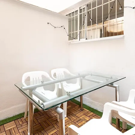 2 Bedroom Awesome In 아파트 또레비에하