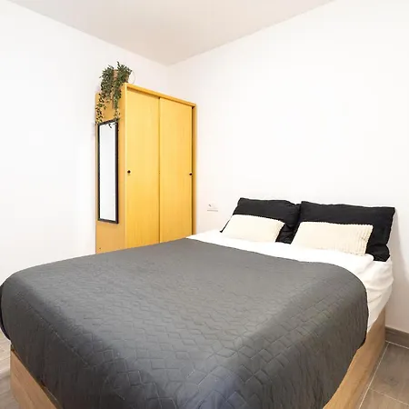 2 Bedroom Awesome In * 또레비에하