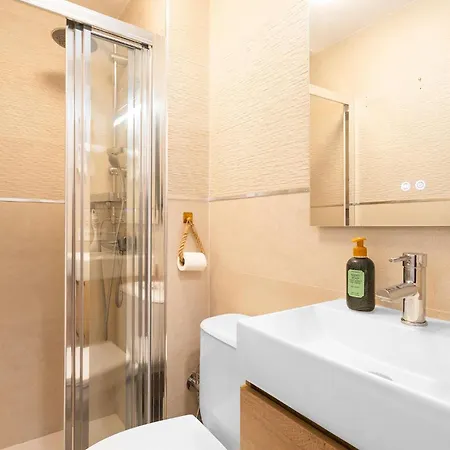 2 Bedroom Awesome In 아파트 *