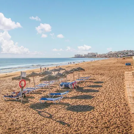 2 Bedroom Awesome In 아파트 또레비에하